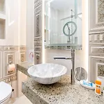 Urban Luxury Apartament *